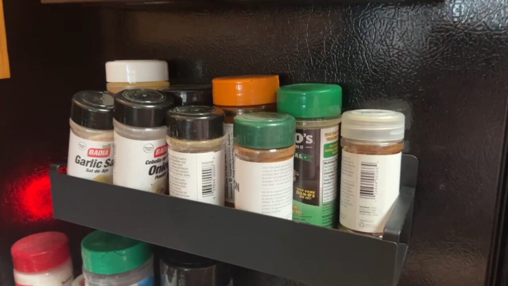 Holds a good many spices