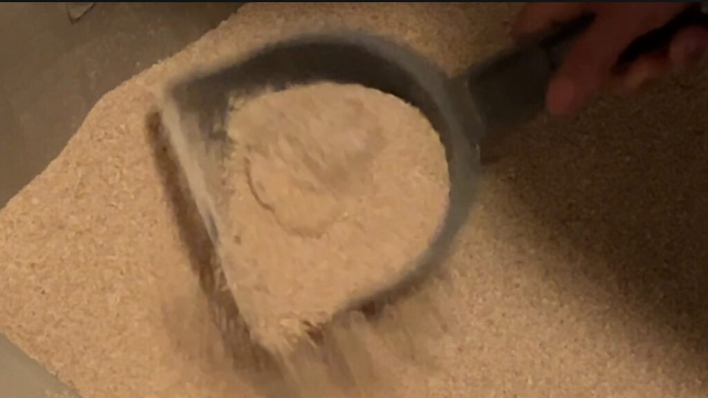 Natural Clumping Cat Litter