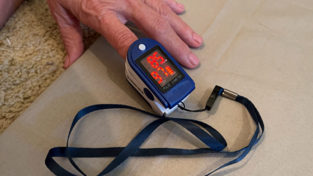 finger pulse oximeter
