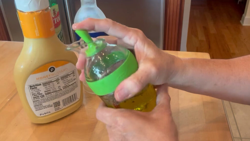 Salad Dressing Shaker
