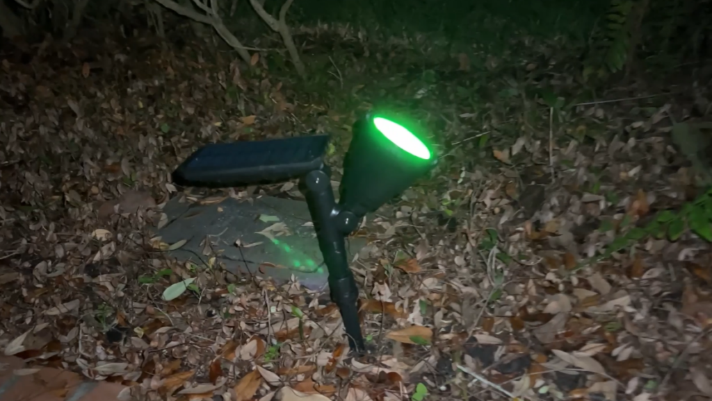 Easy to move light and adjust the aim of the light