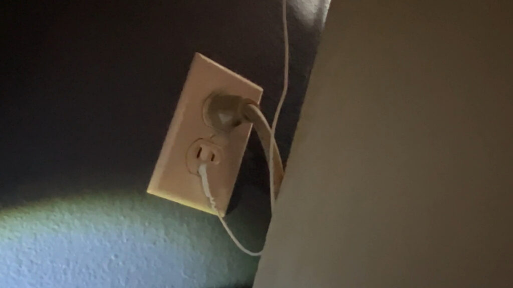 grounding sheets in outlet