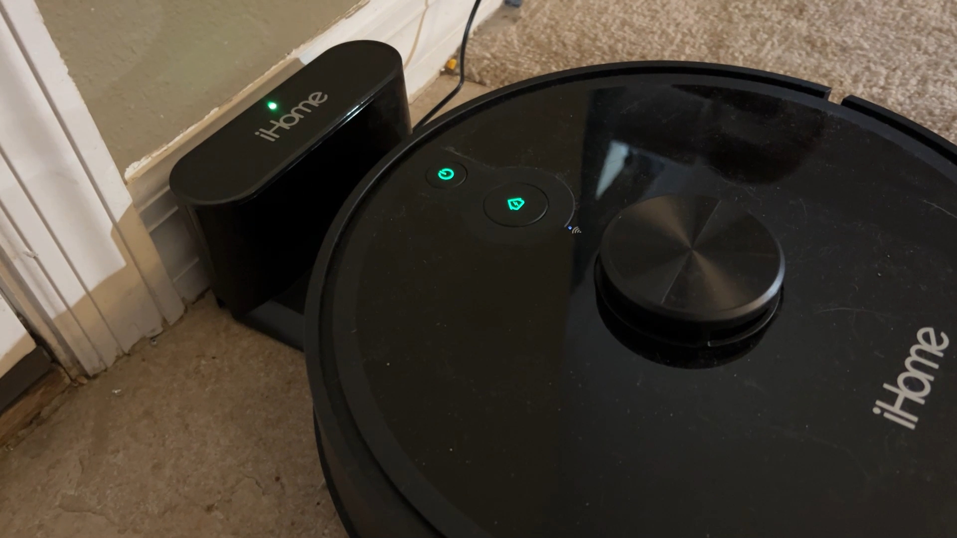The Robot Vacuum I Finally Tried (and Why I’m Surprised at How Well It Works)