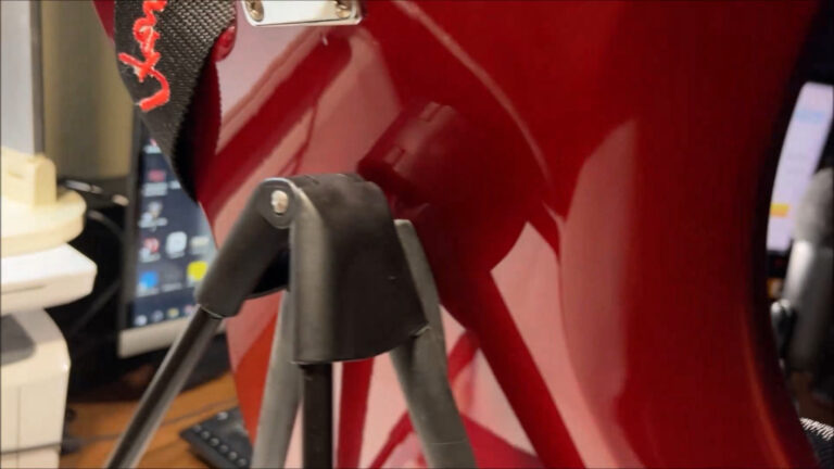 folding guitar stand