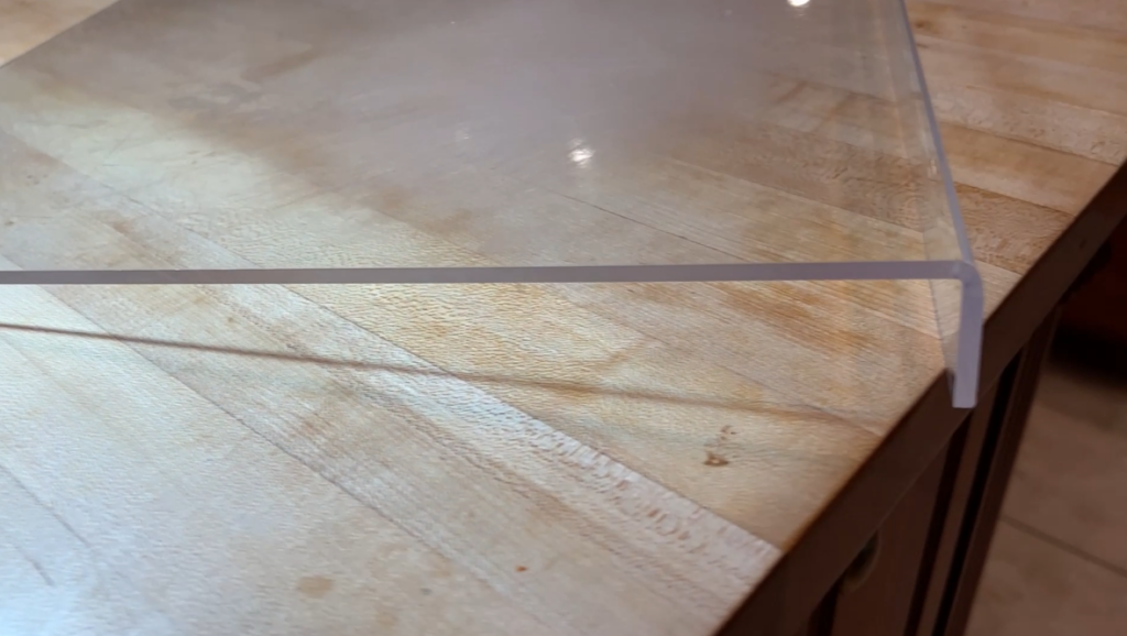 edge stays secure on cutting board