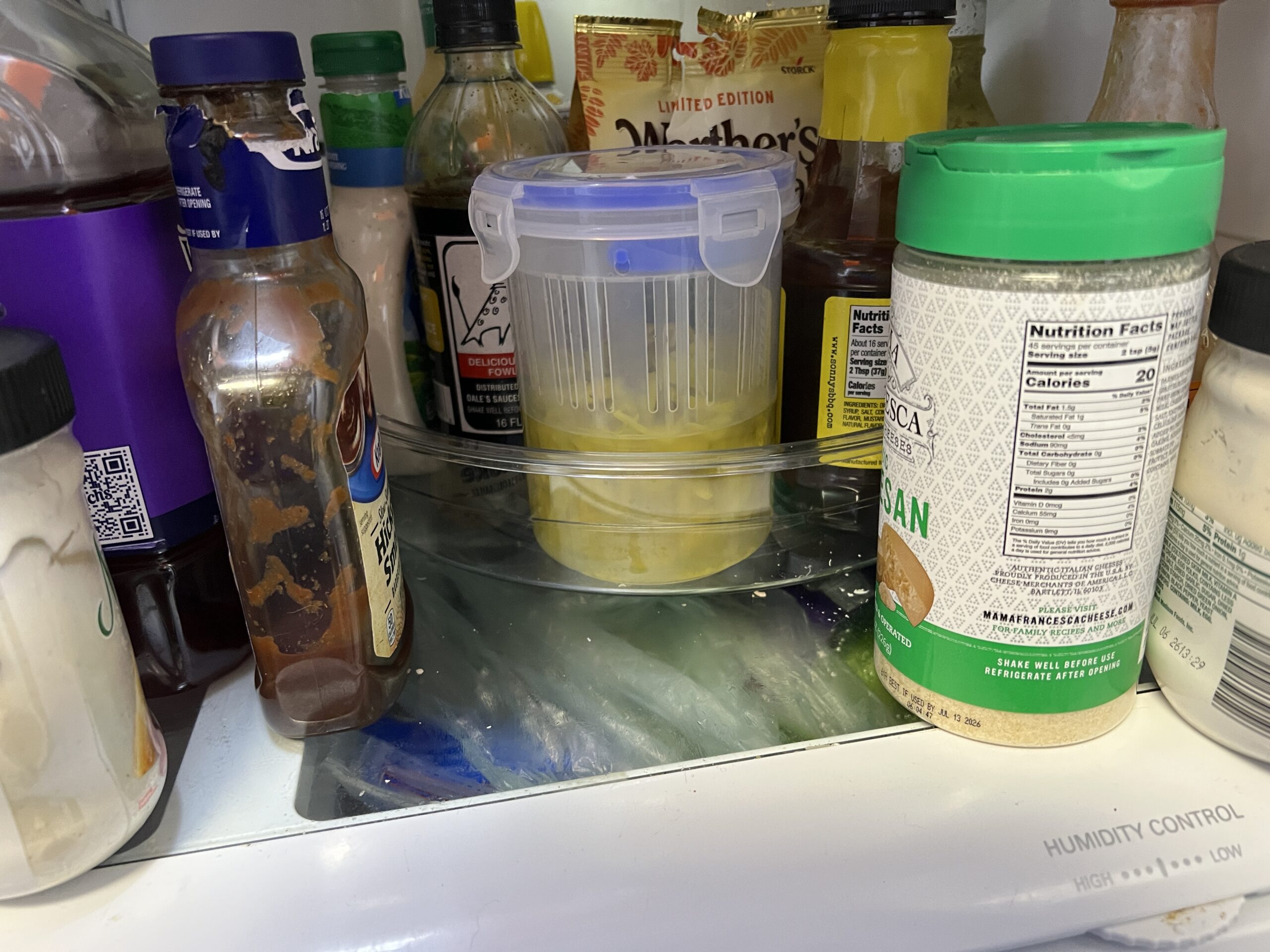 The Pickle Jar with a Strainer That Finally Solved My Wet Finger Problem