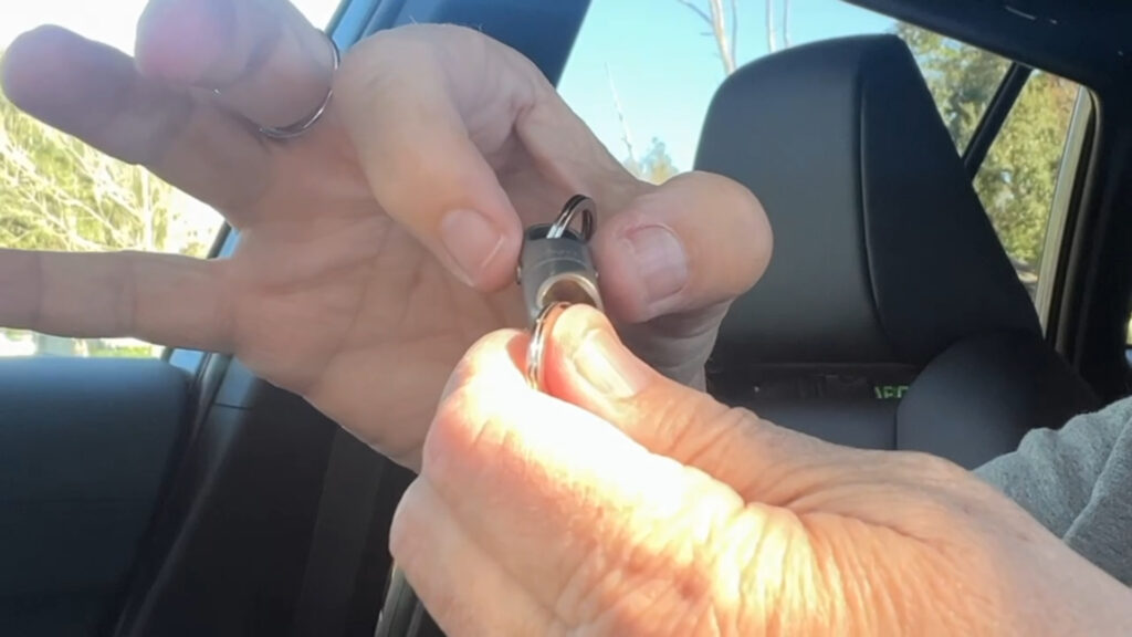 magnetic detachable keychain